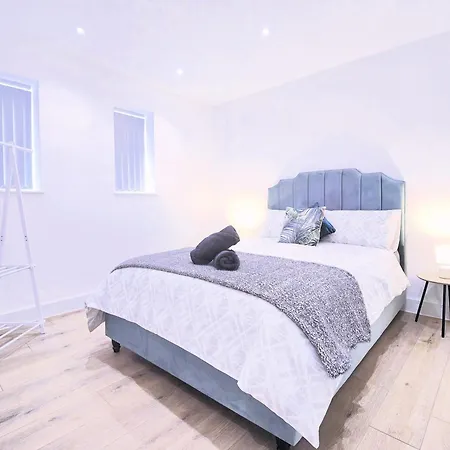 Shaw Heath Cottage - Charming Holiday Home In The Heart Of Stockport Exterior photo