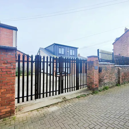 Shaw Heath Cottage - Charming Holiday Home In The Heart Of Stockport Exterior photo