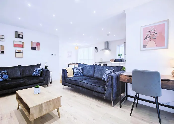 Shaw Heath Cottage - Charming Holiday Home In The Heart Of Stockport