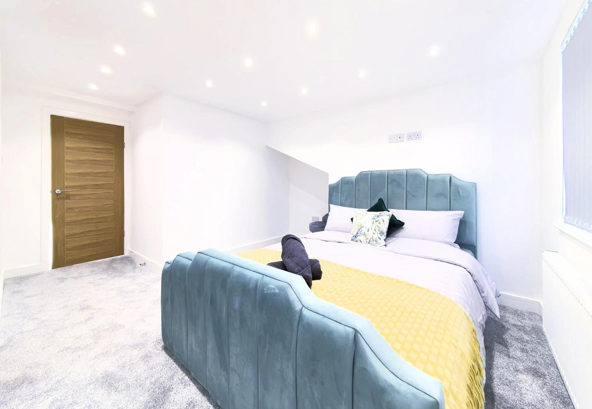 Shaw Heath - Charming In The Heart Of *
